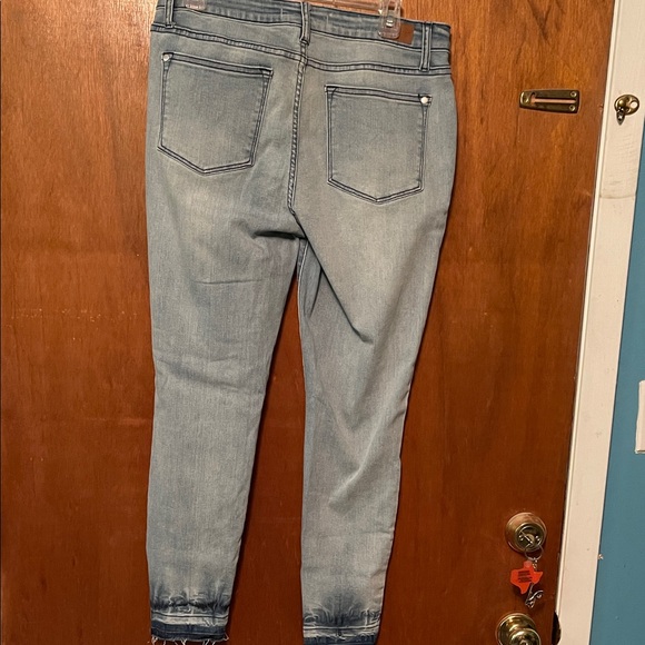 Judy Blue Light Wash Skinny Jeans - Picture 3 of 5